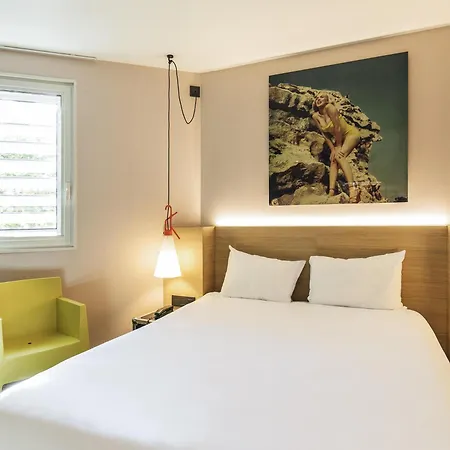 Ibis Styles Centre Confluence Hotel