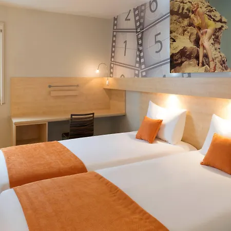 Hotell Ibis Styles Centre Confluence 3*