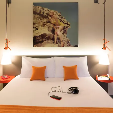 Hotel Ibis Styles Centre Confluence 3*