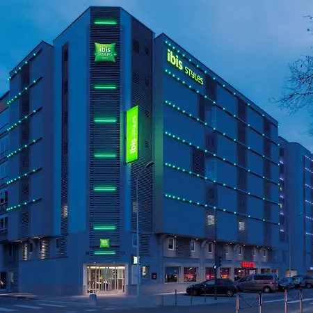 Hotel Ibis Styles Centre Confluence 3*