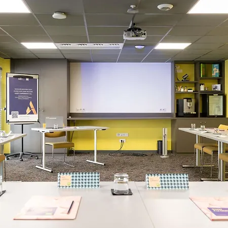 Ibis Styles Centre Confluence ליון