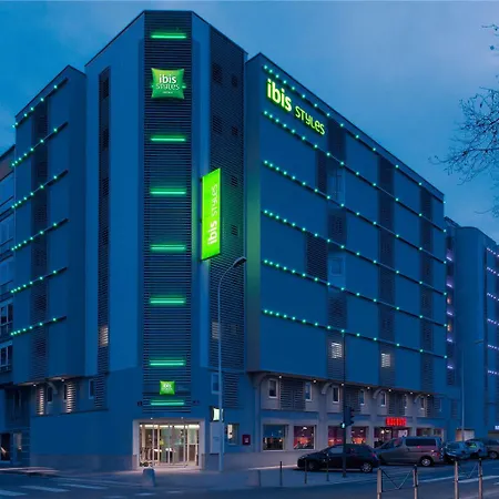 Hotel Ibis Styles Centre Confluence 3*