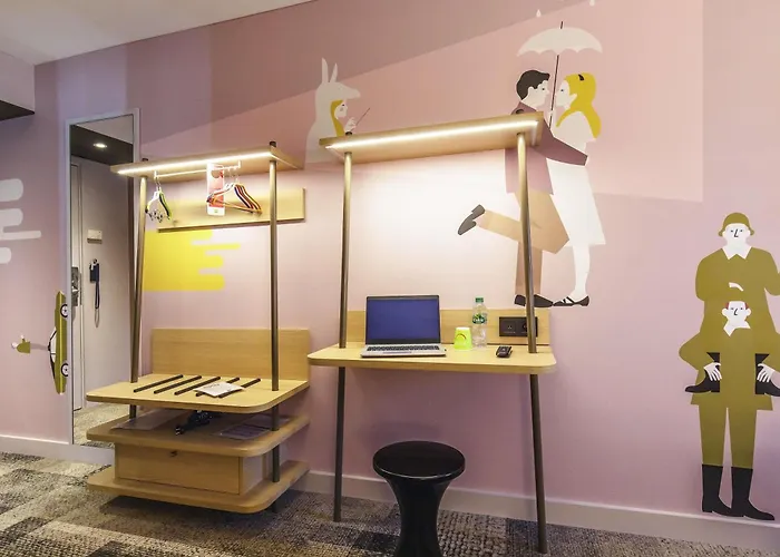 Ibis Styles Centre Confluence Otel 3*