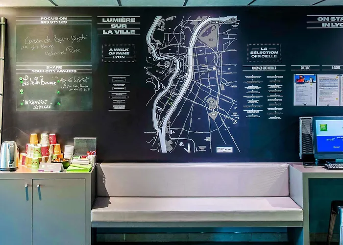 Ibis Styles Centre Confluence Otel 3*