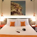 Otel Ibis Styles Centre Confluence 3*