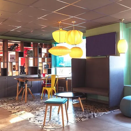 Hotel Ibis Styles Centre Confluence 3*
