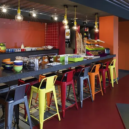 Hotel Ibis Styles Centre Confluence 3*