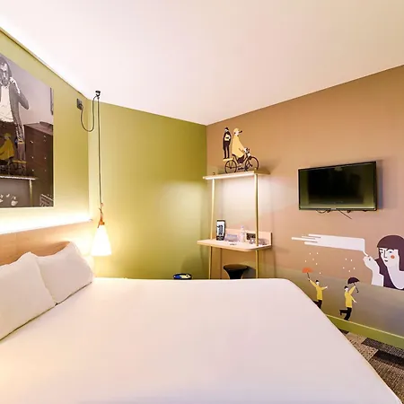 Hotel Ibis Styles Centre Confluence 3*