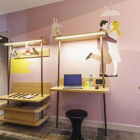 Hotel Ibis Styles Centre Confluence 3*