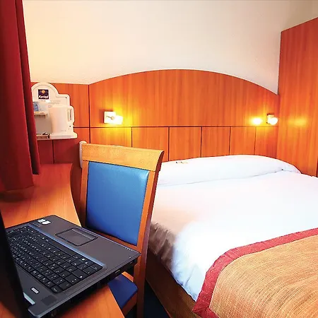 Hotel Ibis Styles Centre Confluence 3*
