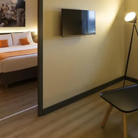 Otel Ibis Styles Centre Confluence 3*