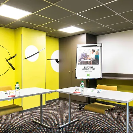 Ibis Styles Centre Confluence Otel 3*