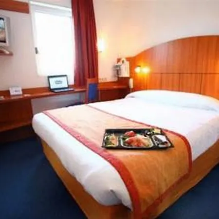 Otel Ibis Styles Centre Confluence