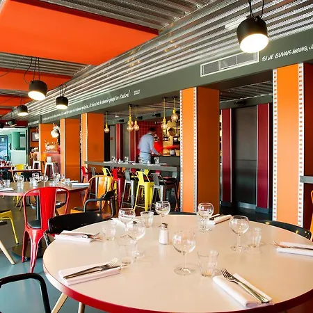 Ibis Styles Centre Confluence Otel 3*